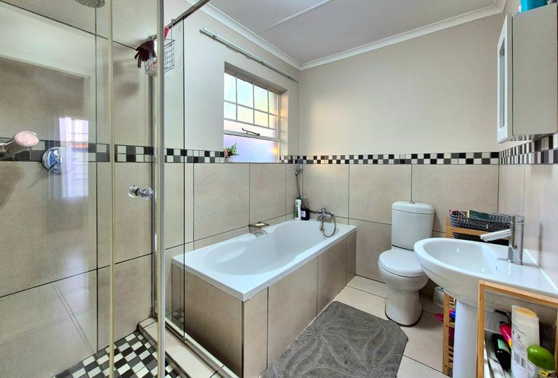 2 Bedroom Property for Sale in Ngwenya River Estate North West